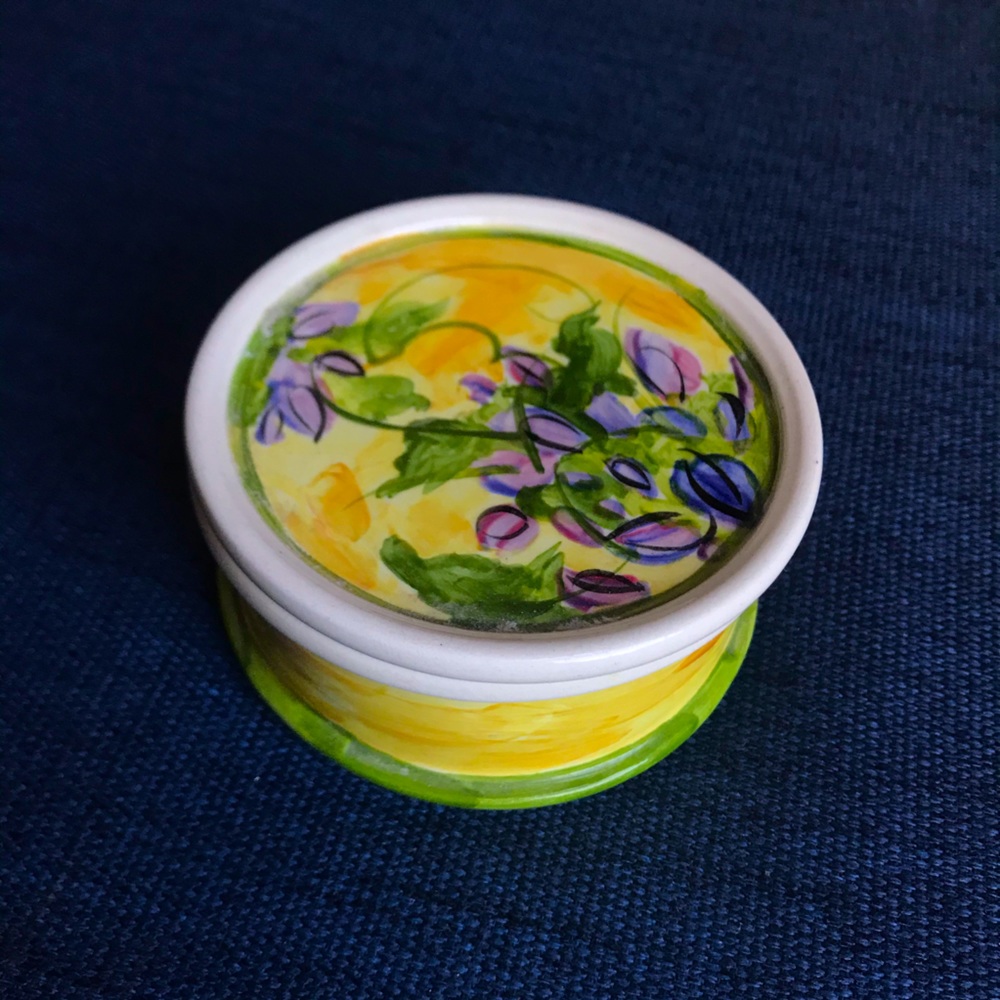 Round lidded jewelry box, 3" diameter